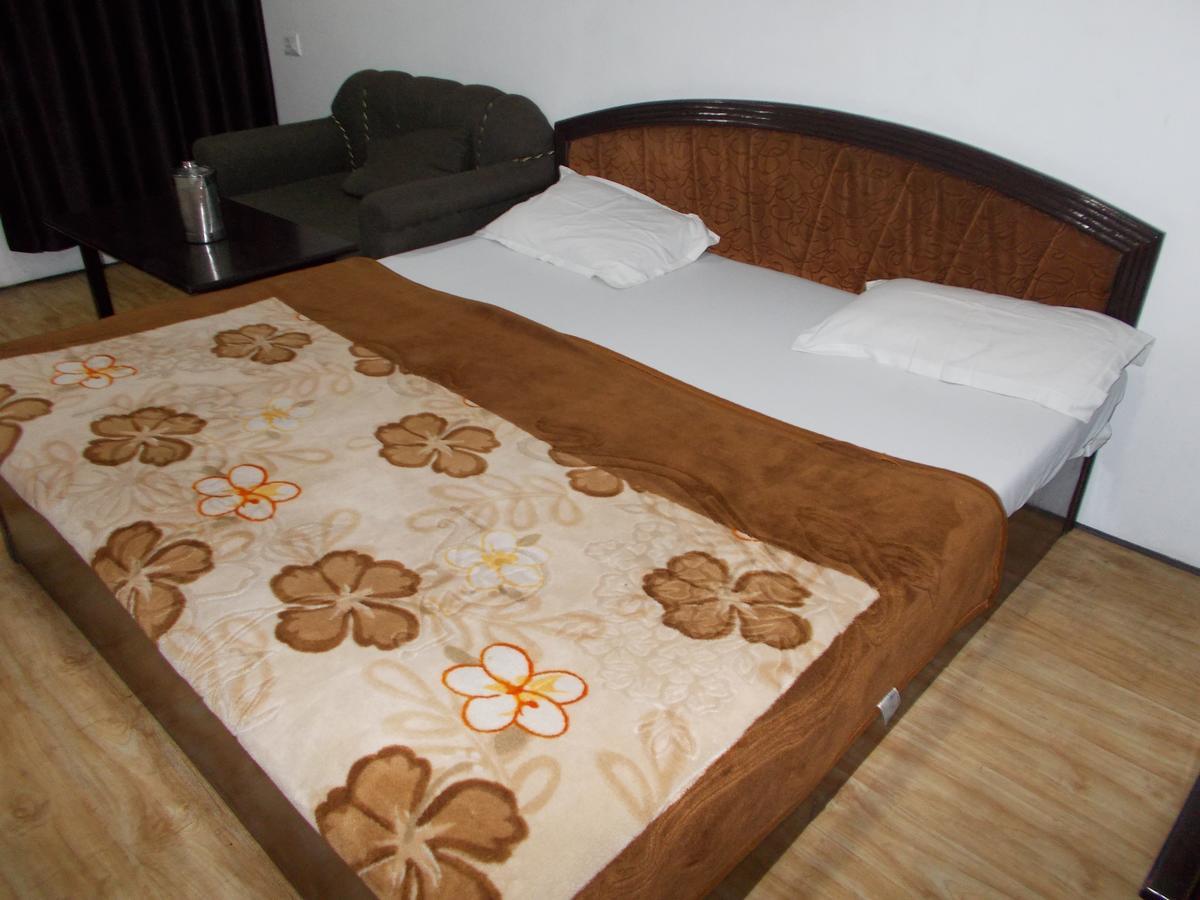 Sarovar Mall Road Hotel