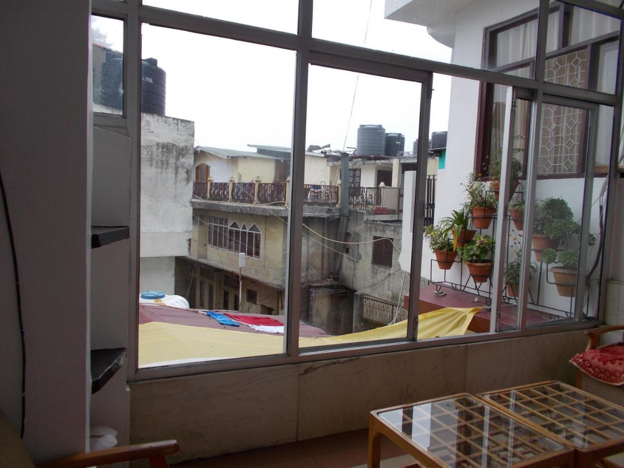 Sarovar Mall Road Hotel *