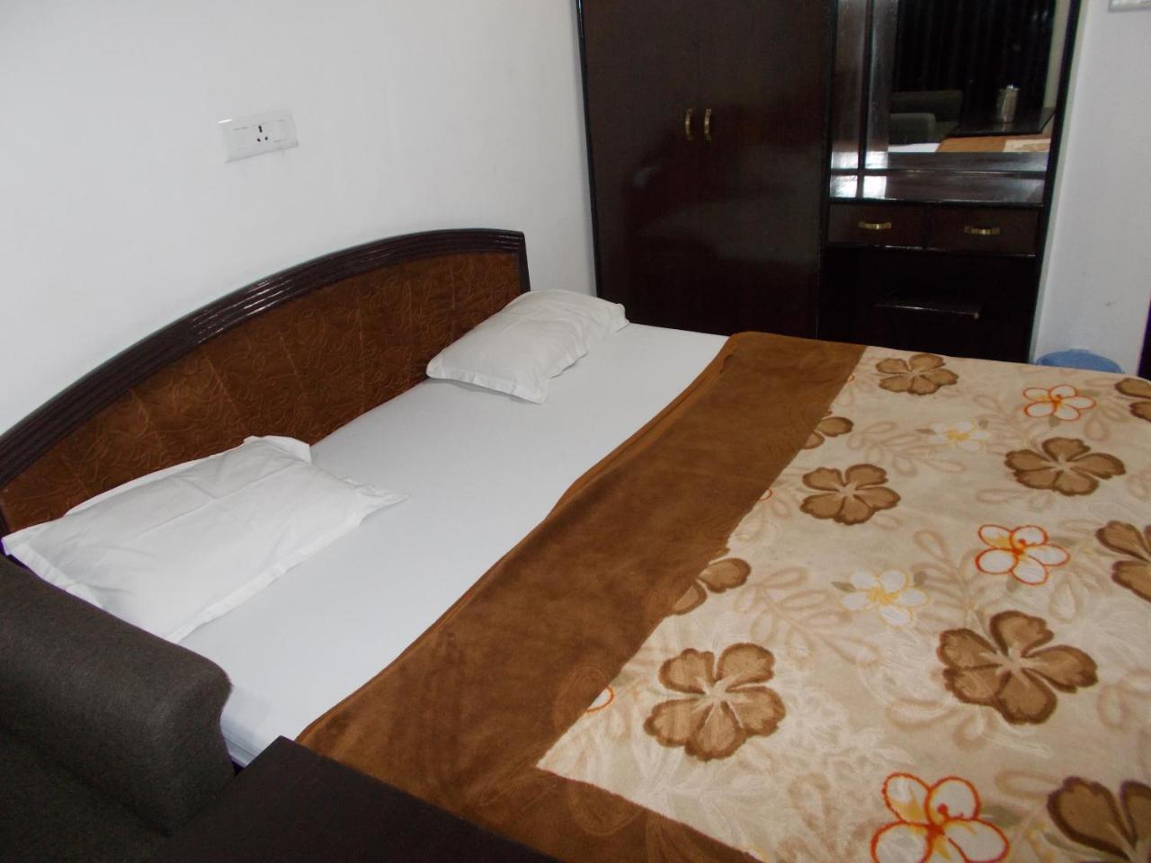 Sarovar Mall Road Hotel *