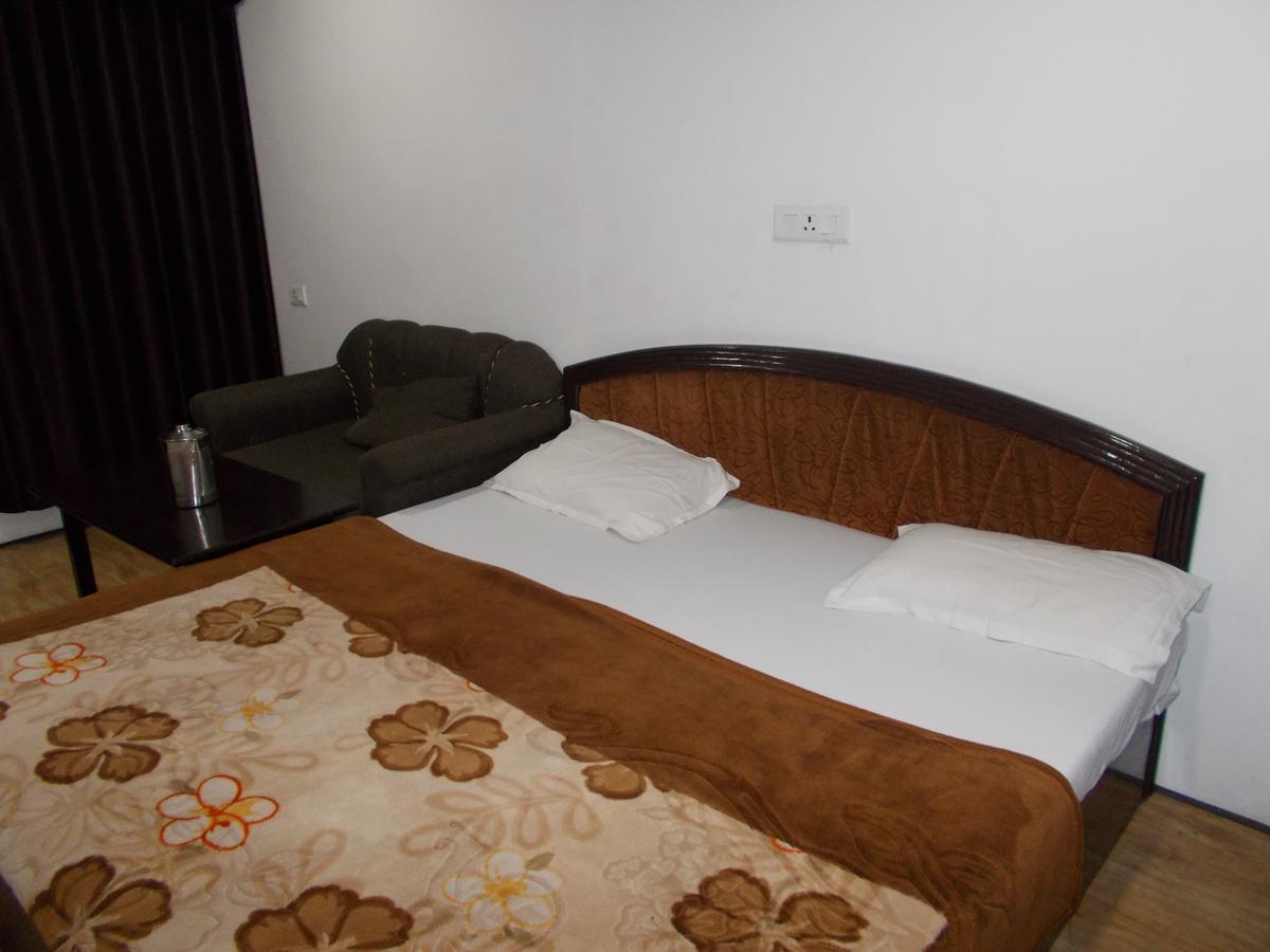 Hotel Sarovar Mall Road *