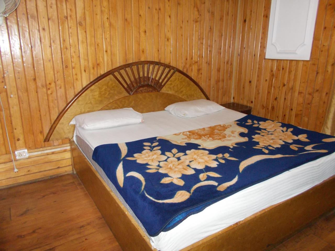 Hotel Sarovar Mall Road Nainital