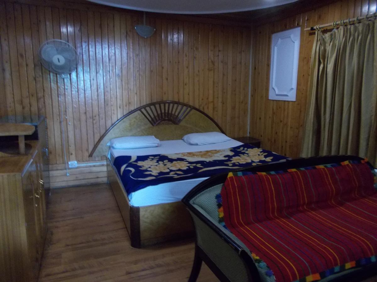 Sarovar Mall Road Nainital