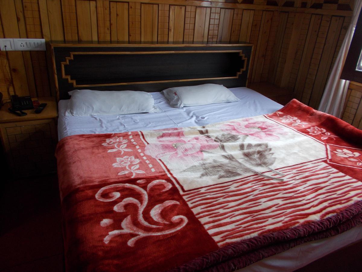 Hotel Sarovar Mall Road Nainital